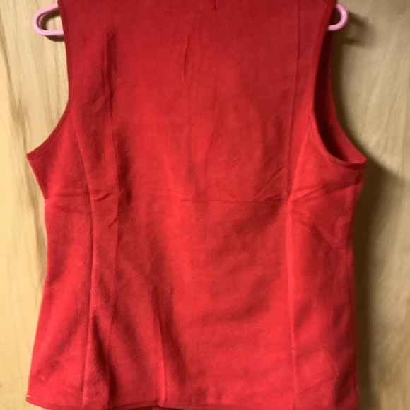 Xeoxarel red vest zip up size s - Picture 3 of 3